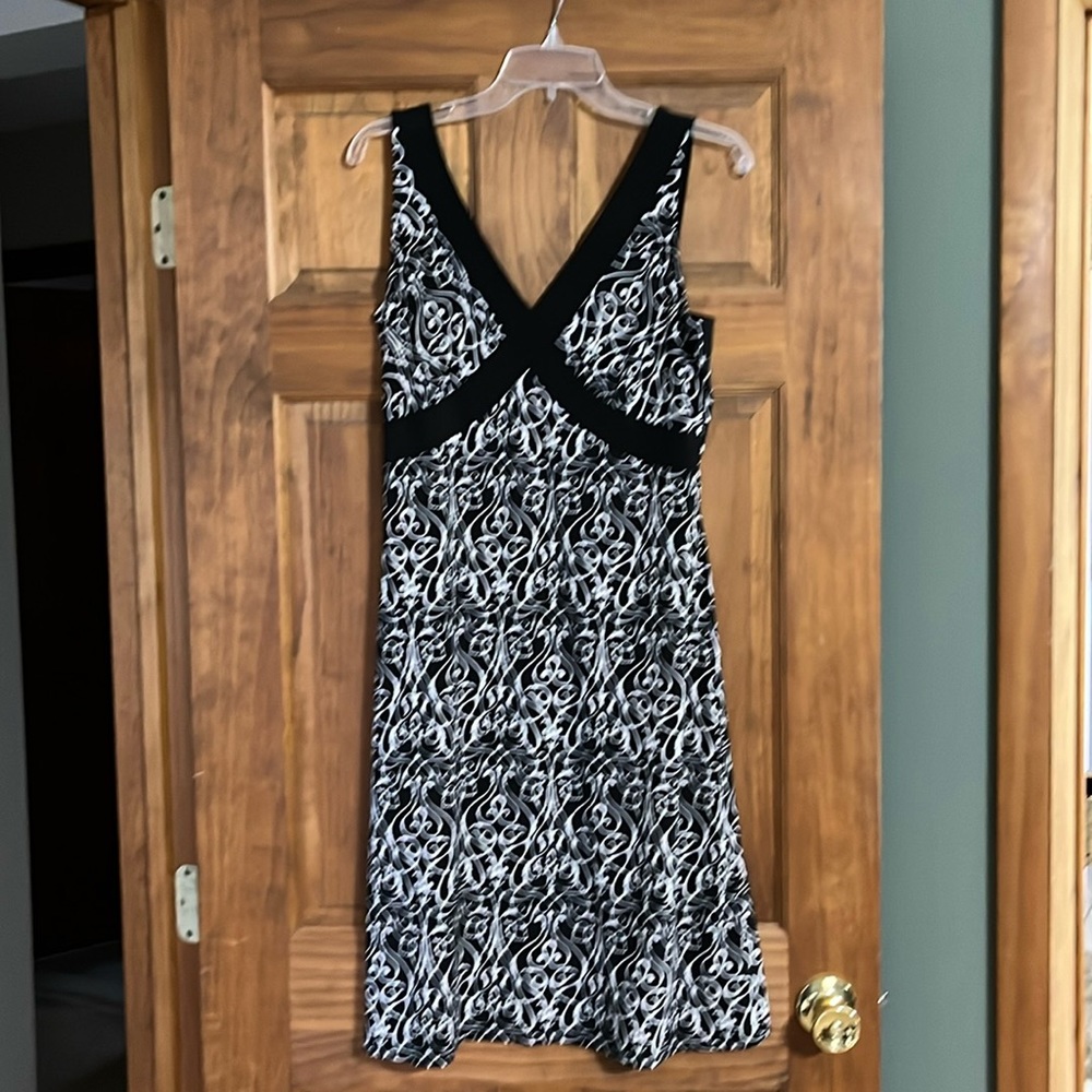 Tahari dress, black and white size S.